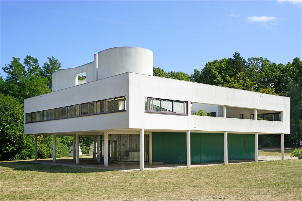 From Minimalism to Maximalism: Modern & Postmodern Architecture Feature Image