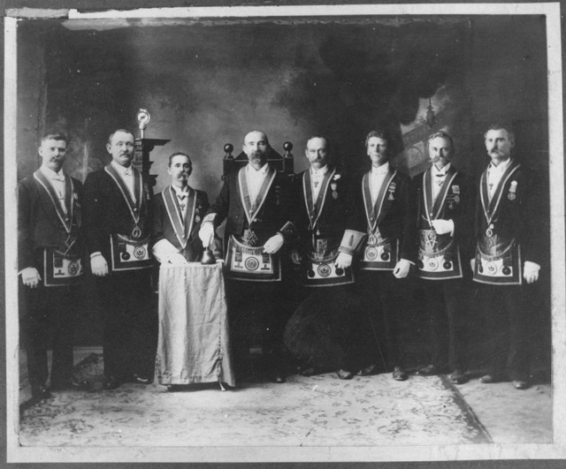 Freemasons and the Illuminati Feature Image