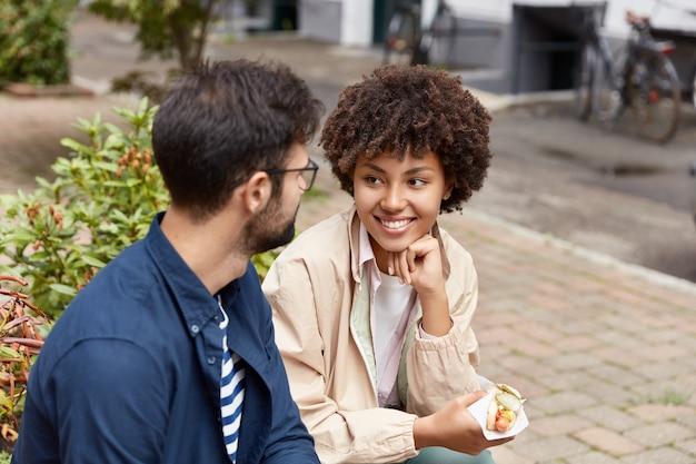 Non-Verbal Communication Feature Image