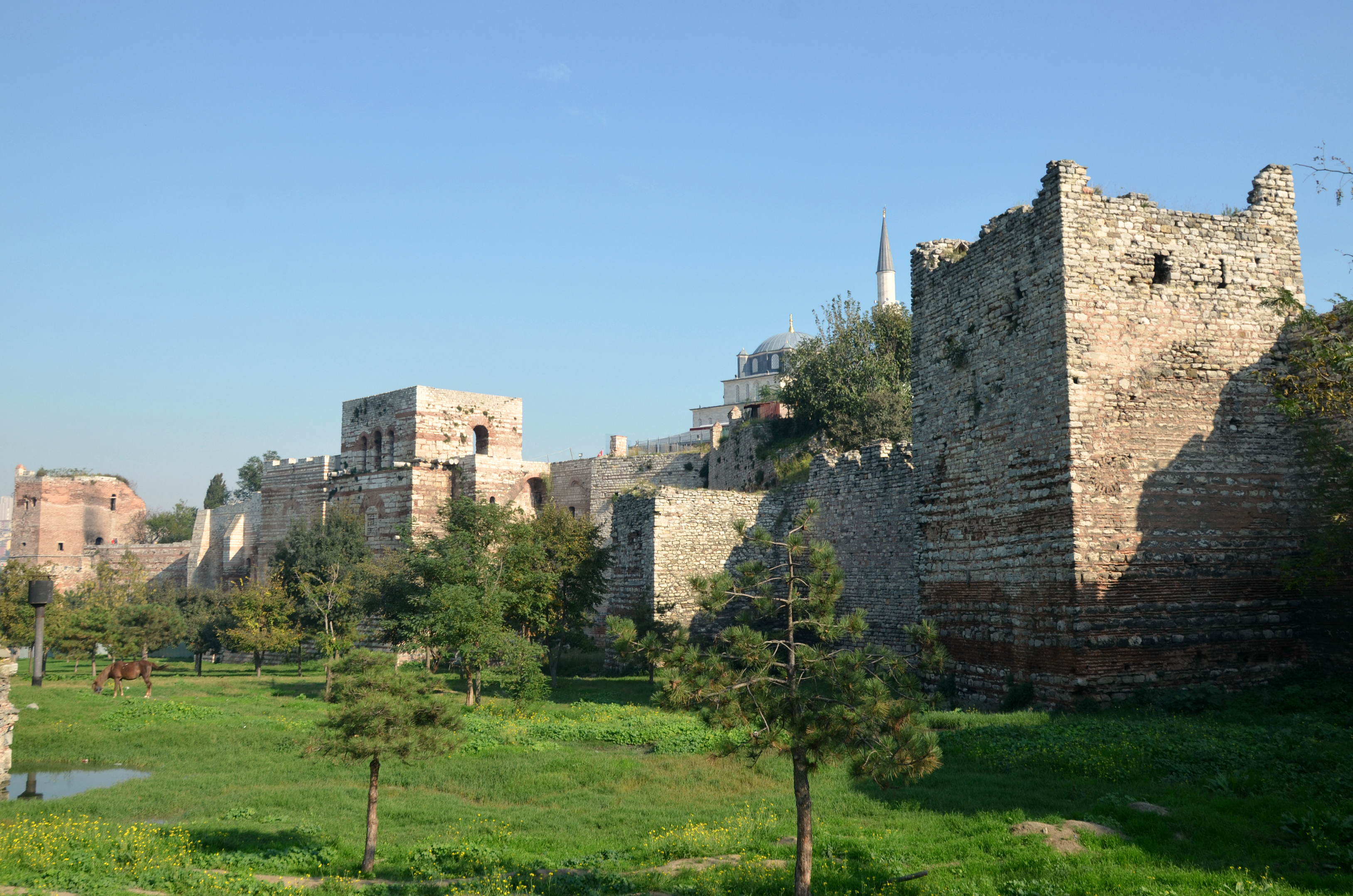 The Fall of Constantinople (1453 CE) Feature Image