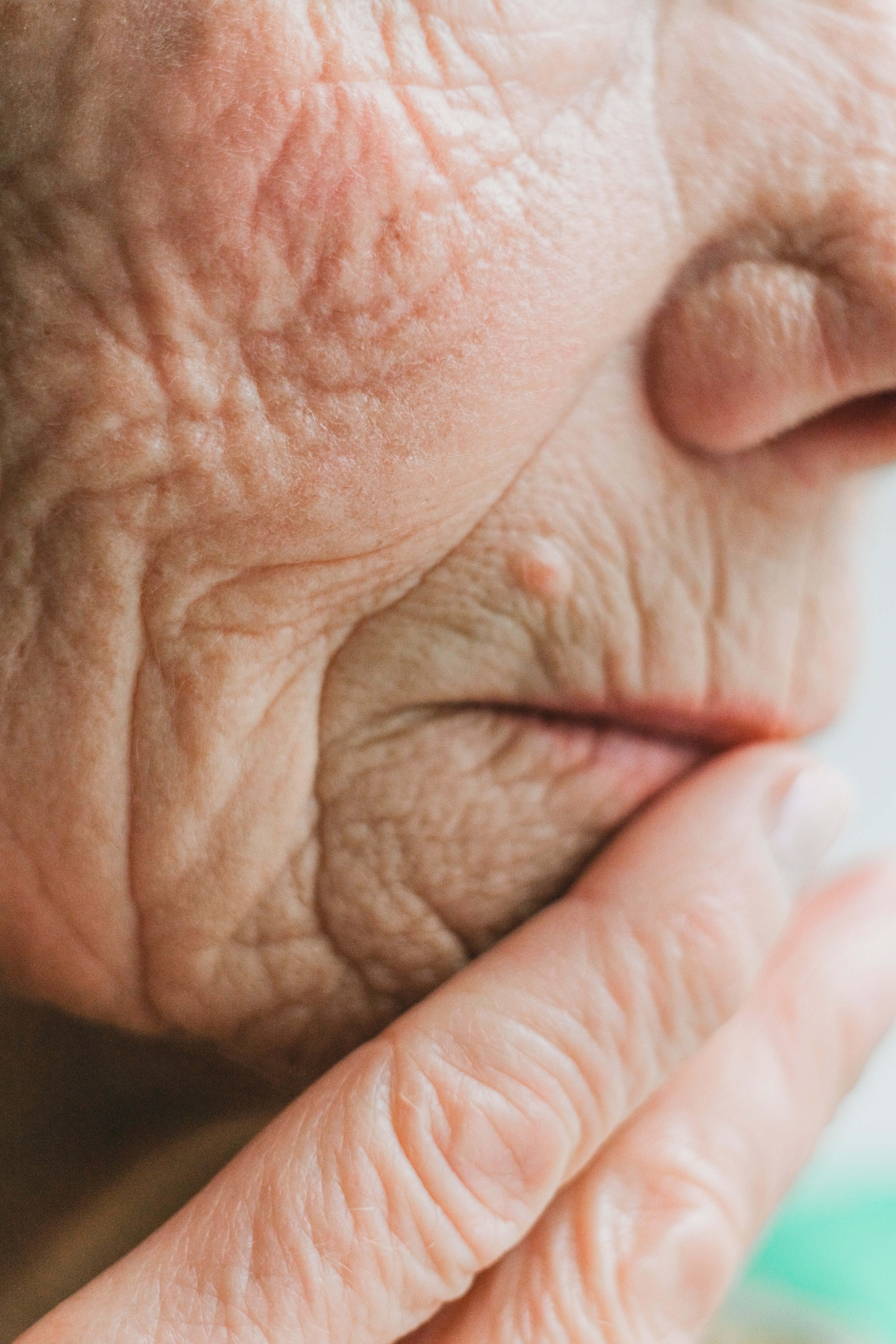 A Comprehensive Guide on Skin Aging Feature Image