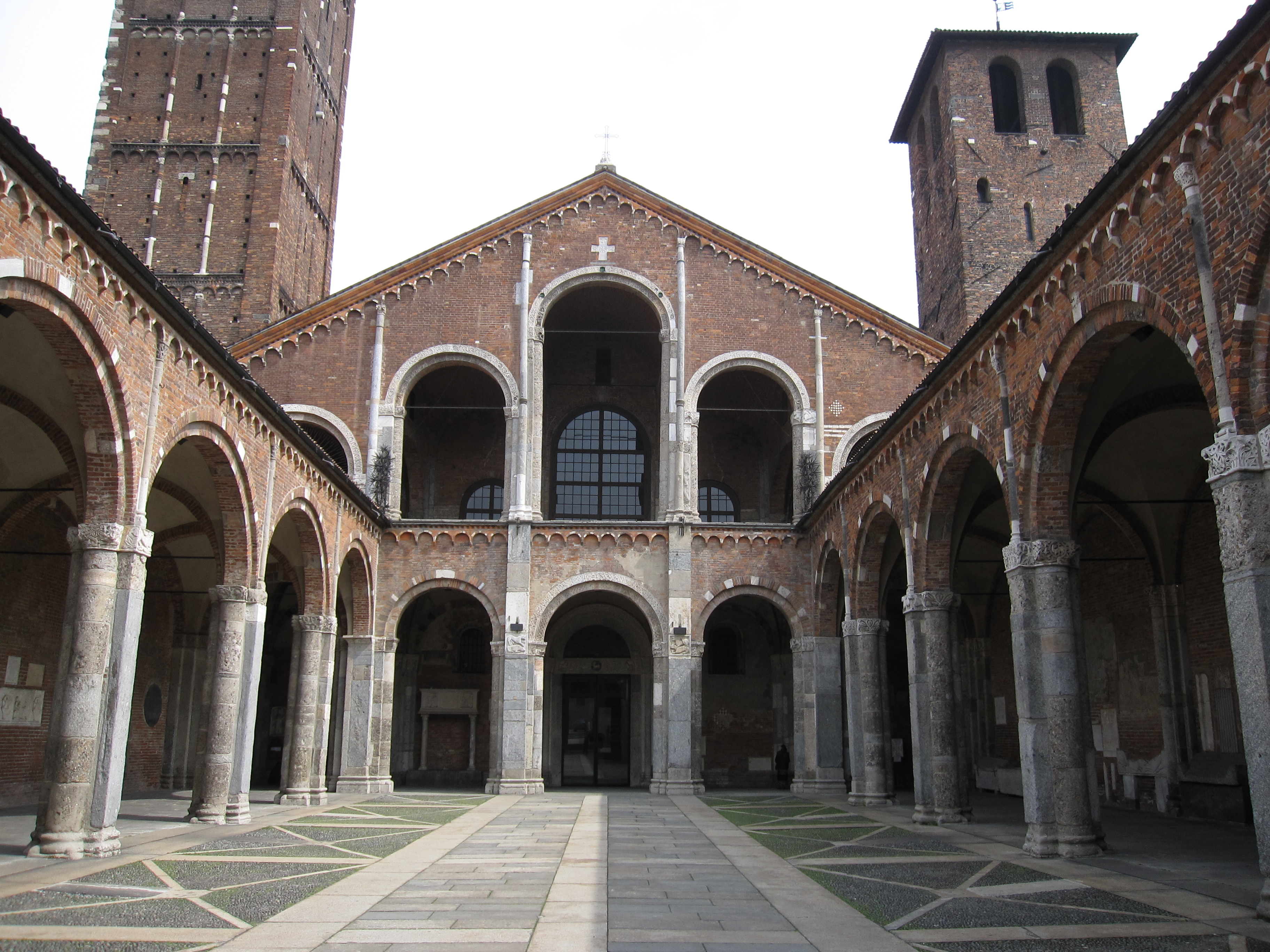 Arch Rivals: Romanesque & Gothic Architecture Feature Image